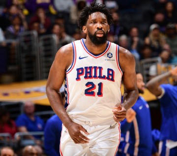 APP下载-轰35+7+7重返巅峰！大帝近9战7取30+ 盼费城补强未能如愿真心惨|恩比德|詹姆斯|体育赛事讨论|乔尔·恩比德|洛杉矶湖人队_新浪体育_新浪新闻